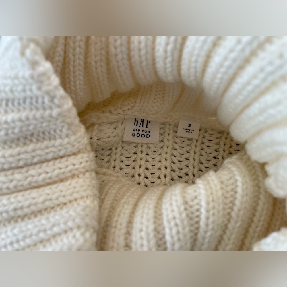 Gap Turtle Neck - image 8